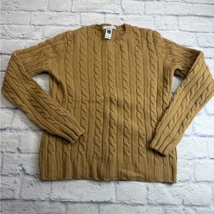 GAP Tan Cable Knit Crewneck Sweater. Lambswool and Spandex. Size M.